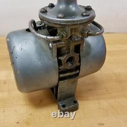 Gast 0465-V2A, Rotary Valve Vaccum Pump with Oil Reservoir. USED
